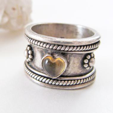 Vintage Sterling Silver Band Ring with Heart Shaped Smoky Quartz Gemstone